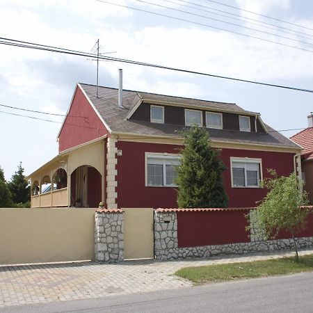 Erdos Apartments Mosonmagyaróvár المظهر الخارجي الصورة